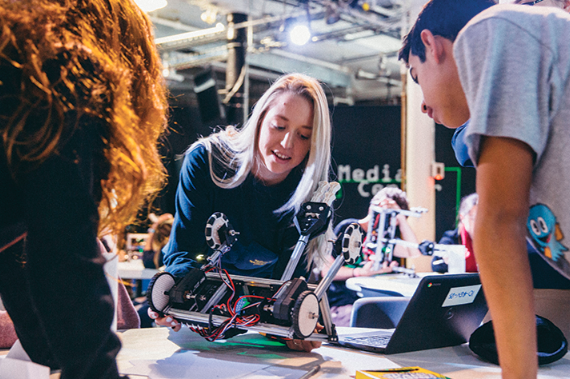 Students in the EF Tour Program take part in a hands-on STEM project. Photo courtesy of EF Tours. 