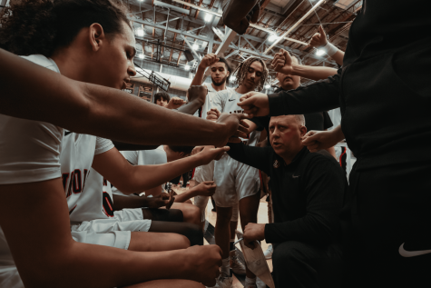 Navigation to Story: Lincoln High Dominates on the Court Against Grand Island
