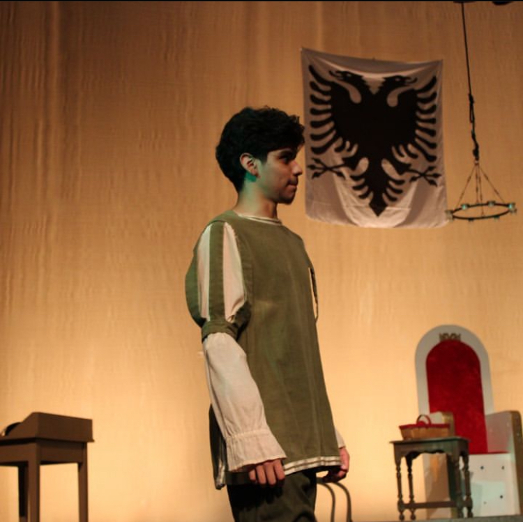 Henry Alvarez playing Tully Bascom in The Mouse That Roared.